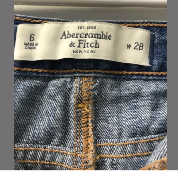 A&F Women’s Distressed Raw Hem Jean Mini Skirt 6 - Picture 4 of 8